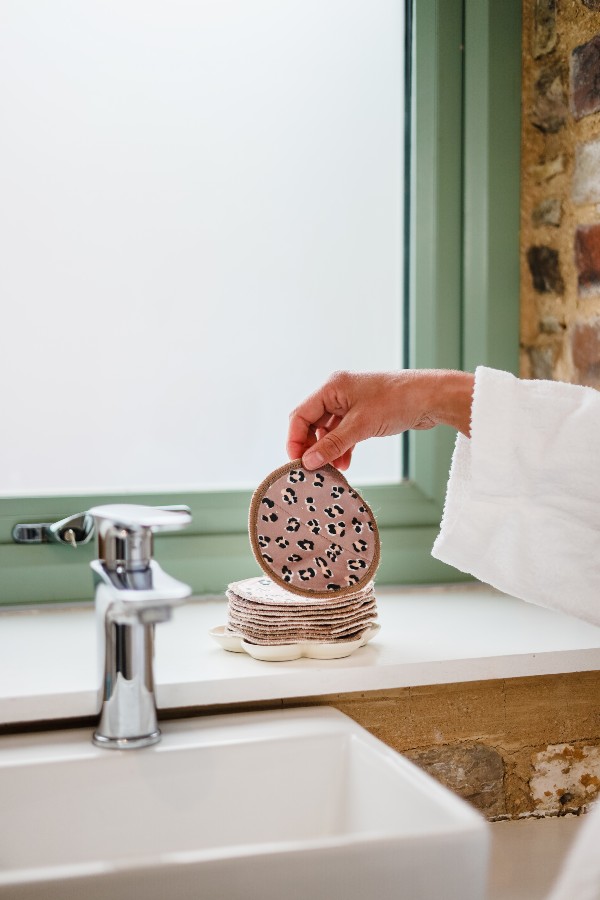 Why choose reusable cotton pads instead of cotton wool or diposable makeup wipes